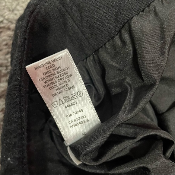 Ann Taylor LOFT Beautiful Embroidered Short Skirt Black w/Floral Design 4P - Picture 5 of 6